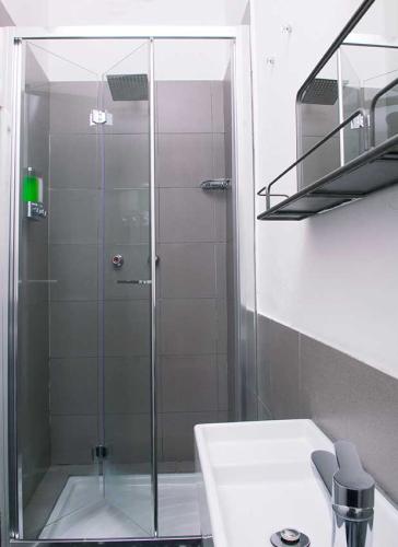 room1-bathcopyweb