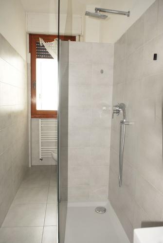vacation-viareggio-bathroom-2-web